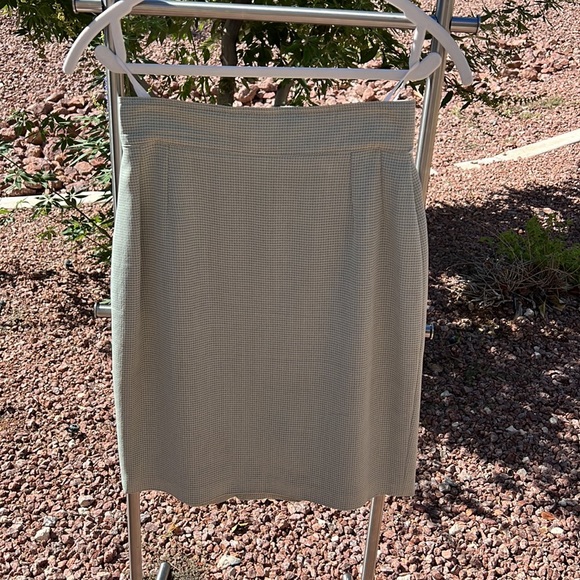 Cartoon business suit jacket and skirt size 36 at Europe, used looking new 🔥 - Picture 5 of 7